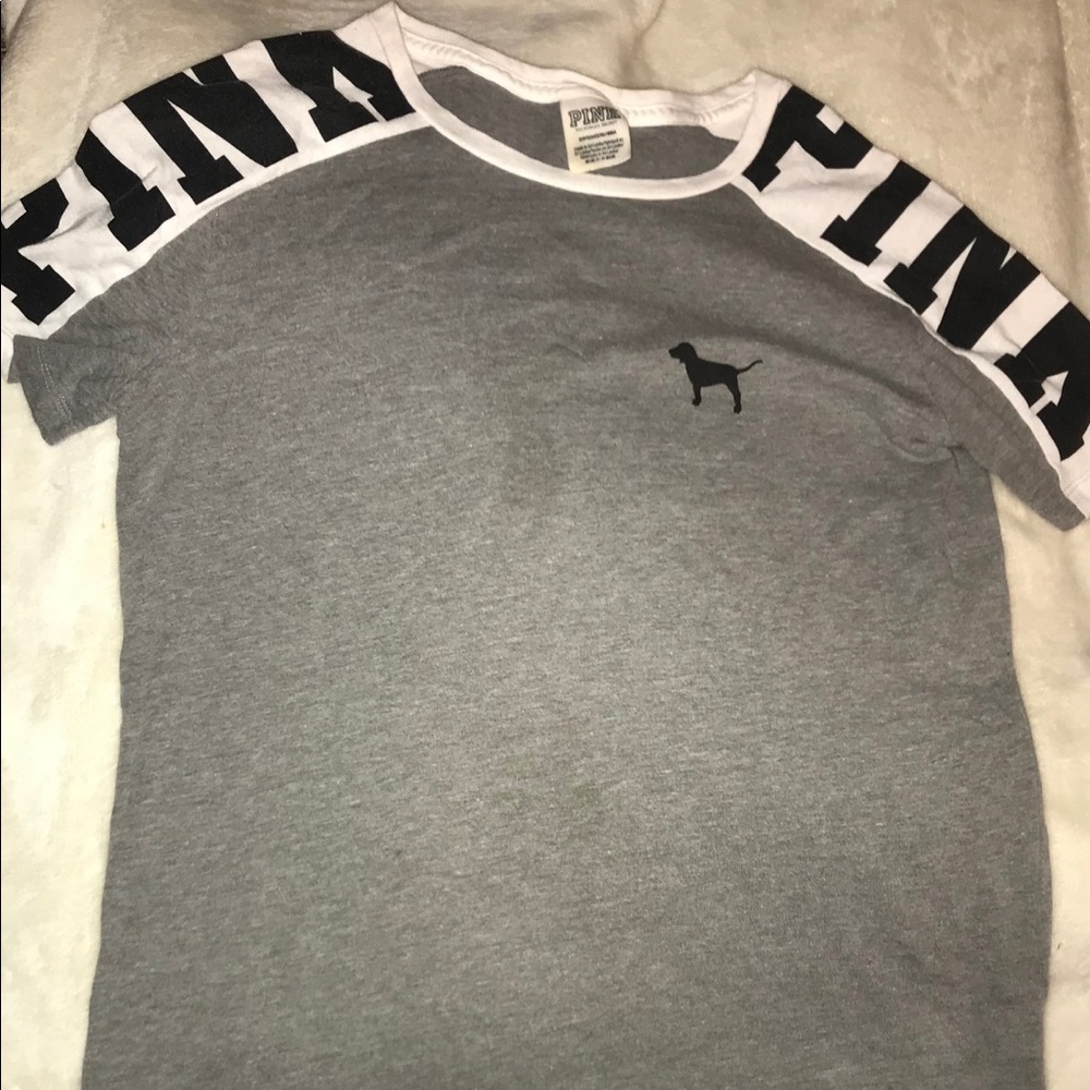 PINK Victoria’s Secret color-block t-shirt
